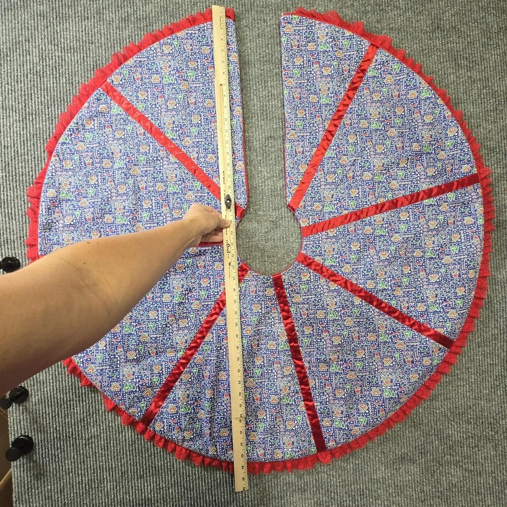 Vintage Handmade Christmas Tree Skirt 42